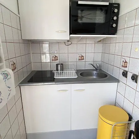 4 Pers Avec Terrasse, Wifi, Piscine, A 2 Pas De La - Parking Prive - Fr-1-81-115 Daire *
